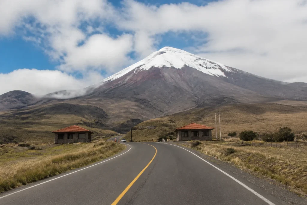 Approach road near the Caspi checkpoint in Cotopaxi National Park