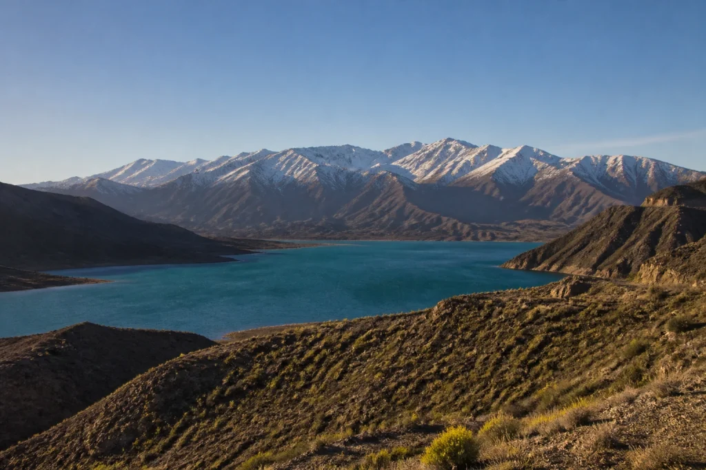Potrerillos reservoir with the Cordón del Plata in Mendoza